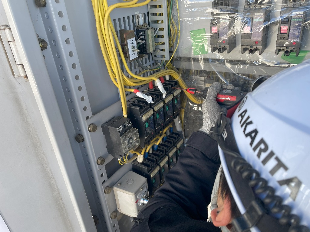 配電盤内ブレーカー交換