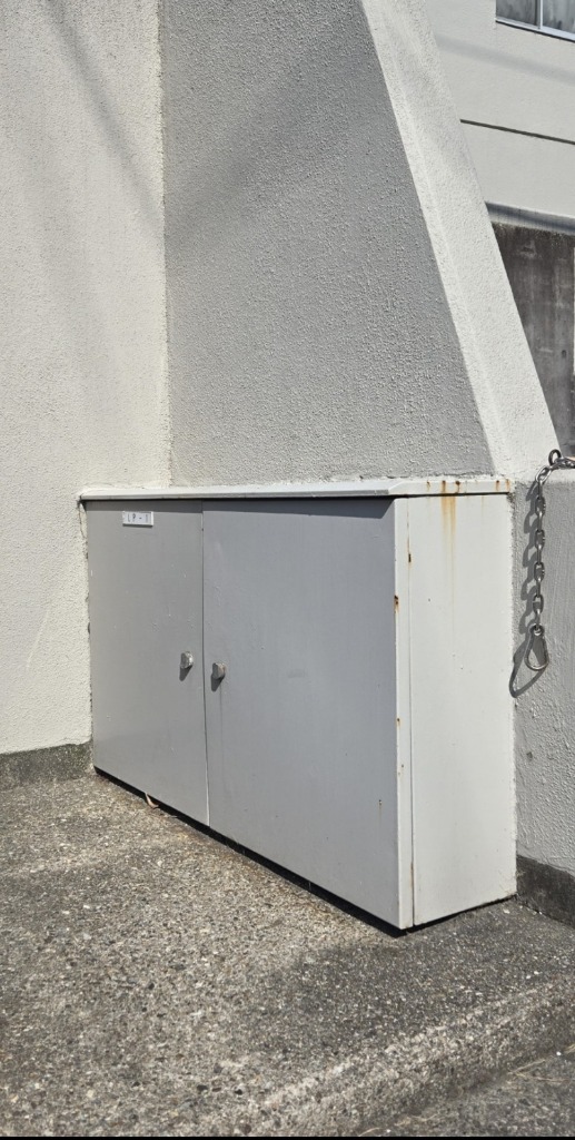 意外と見落としがち？分電盤の塗装メンテナンス事例